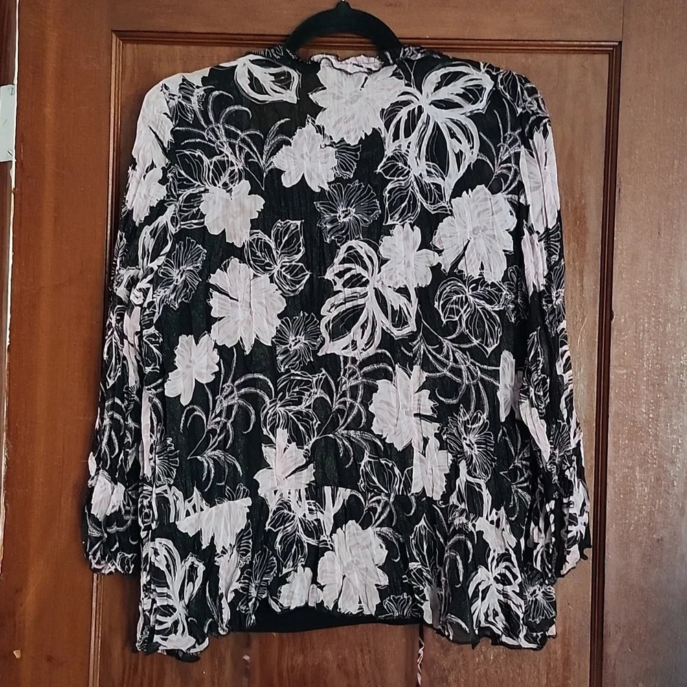 Top - Picture 2 of 4